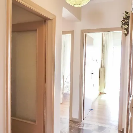 Sunny Center Apartment *