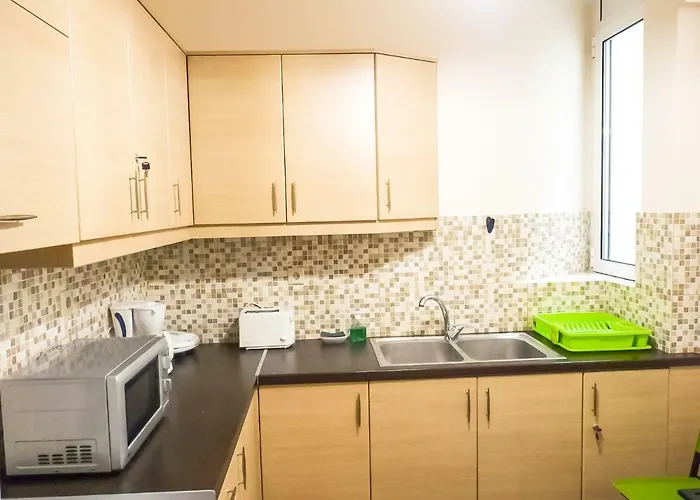 Sunny Center Apartment *