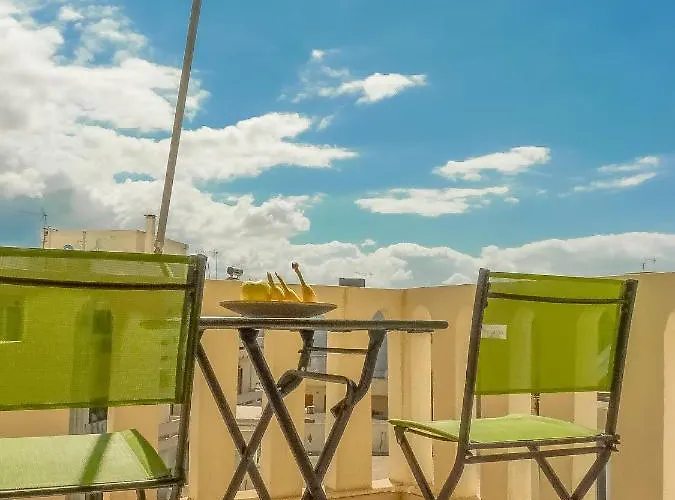 Sunny Center Apartment *